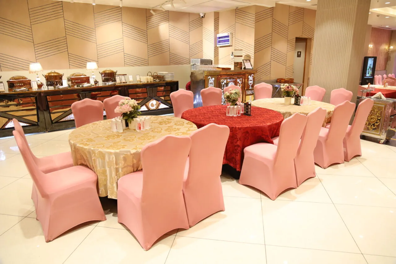 About us 1 seating arrangment