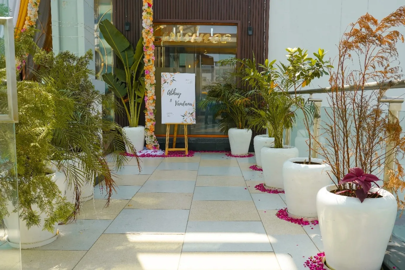 Cuisineo Banquet Hall Gurgaon Best 5 Star Rating Banquet Hall 10 Entrance